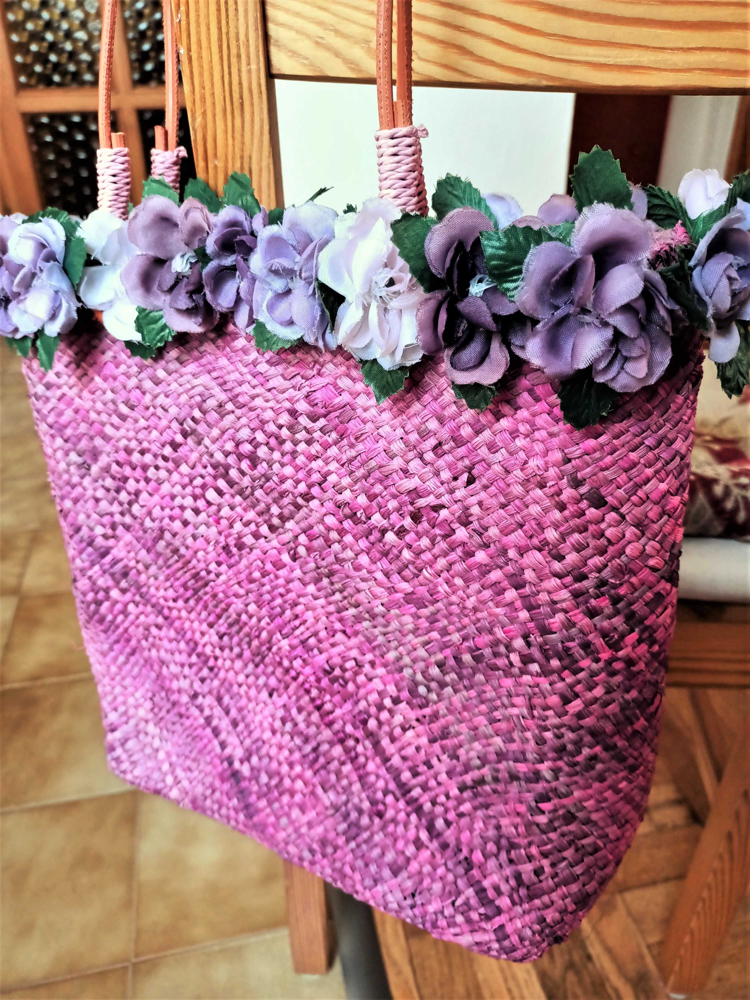 koszyk torebka, ozdobiony kwiatami, elegancki, kolor lila