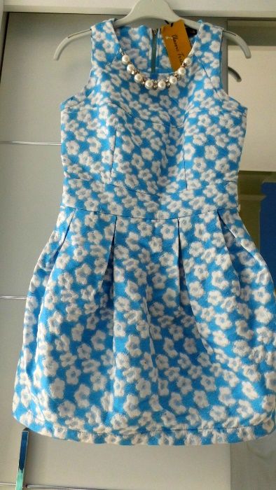 Nowa błękitna sukienka w kwiatki S/M
