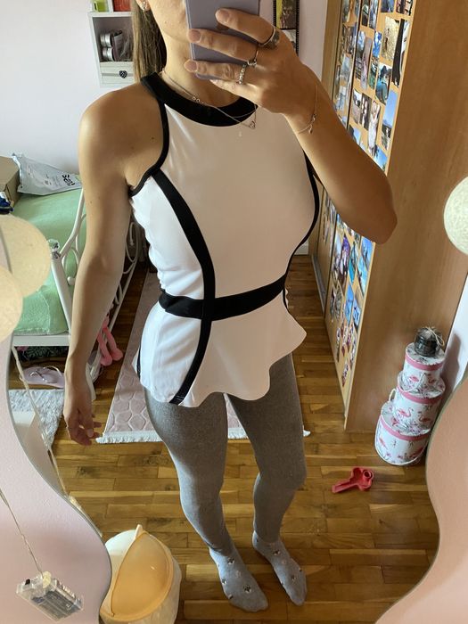 Bluzka z baskinką