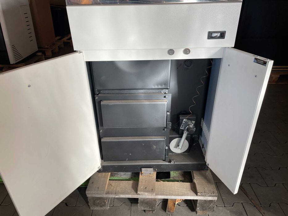 Kuchnia węglowa piec kominek z płaszczem wodnym MEGAL 17 kW II Gatunek