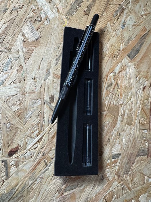 Długopis 7 w 1 poziomica śrubokręt itd