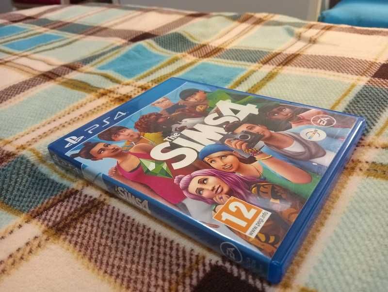 Jogo Sims  4 Ps4 como novo (usado 2 vezes)