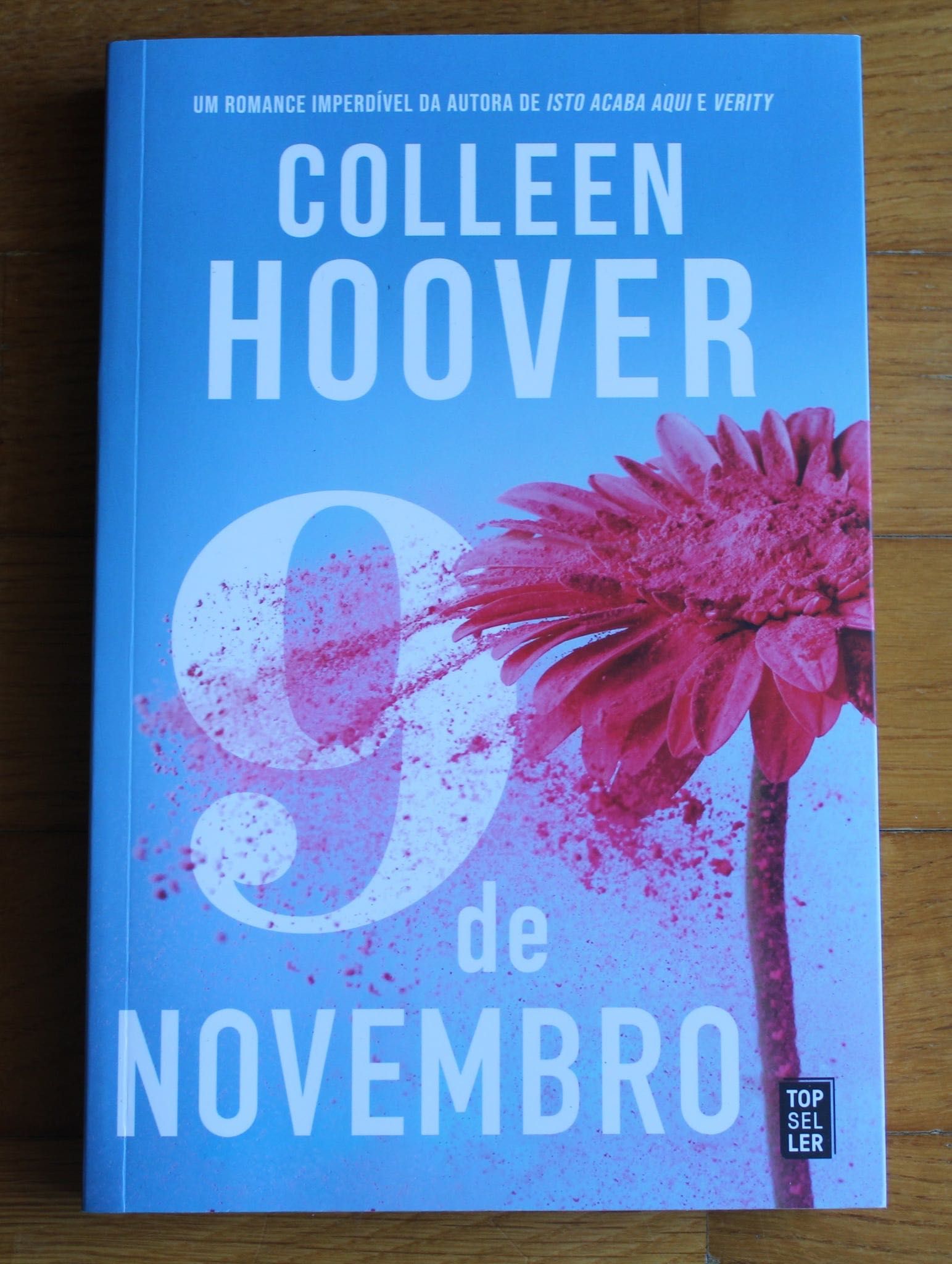 Livro "9 de Novembro", de Colleen Hoover