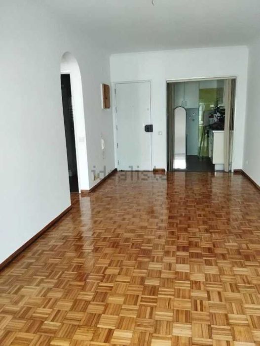 Arrendamento de Apartamento T1 na rua João Luís Ricardo, 76