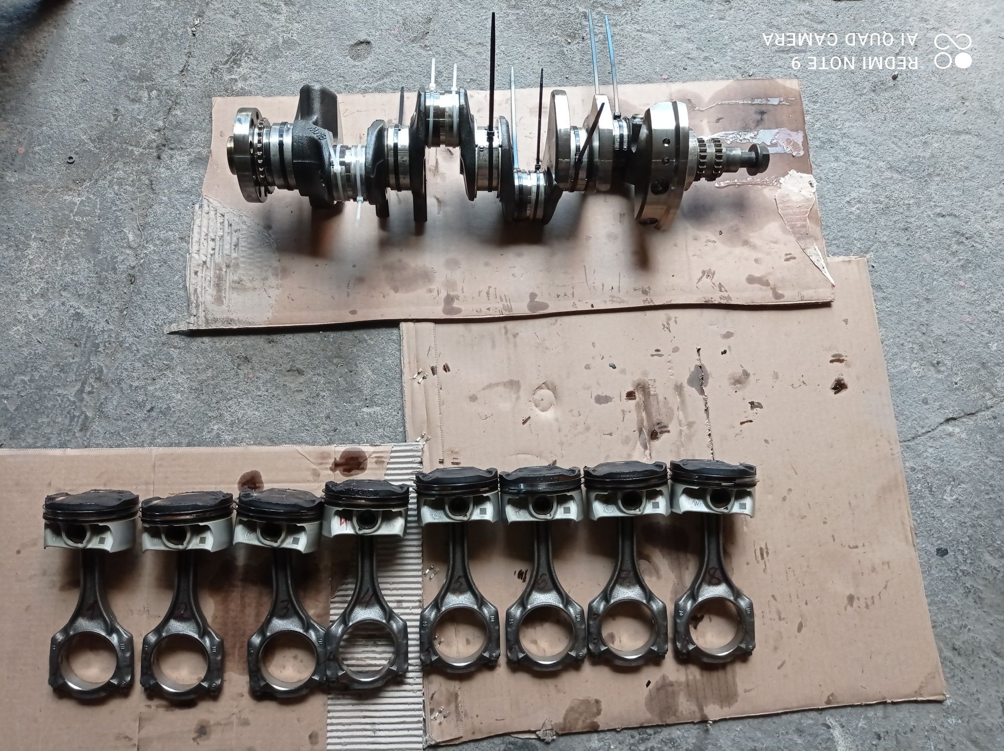 Wał korbowy+tłoki z korbowodami 4.4 V8 N63B44C. BMW