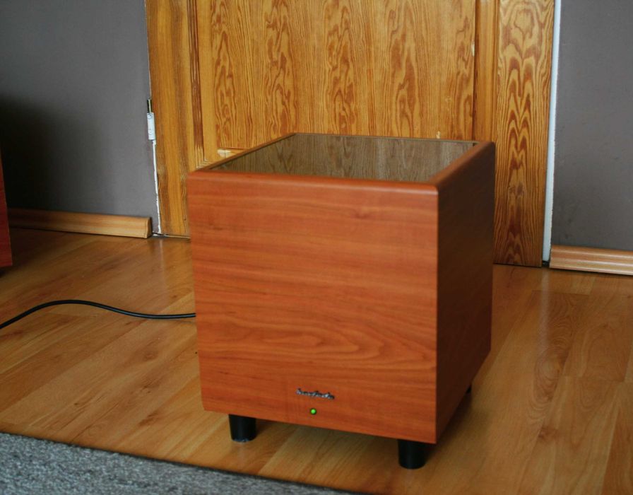 Mocny subwoofer aktywny Wharfedale PowerCube 8+