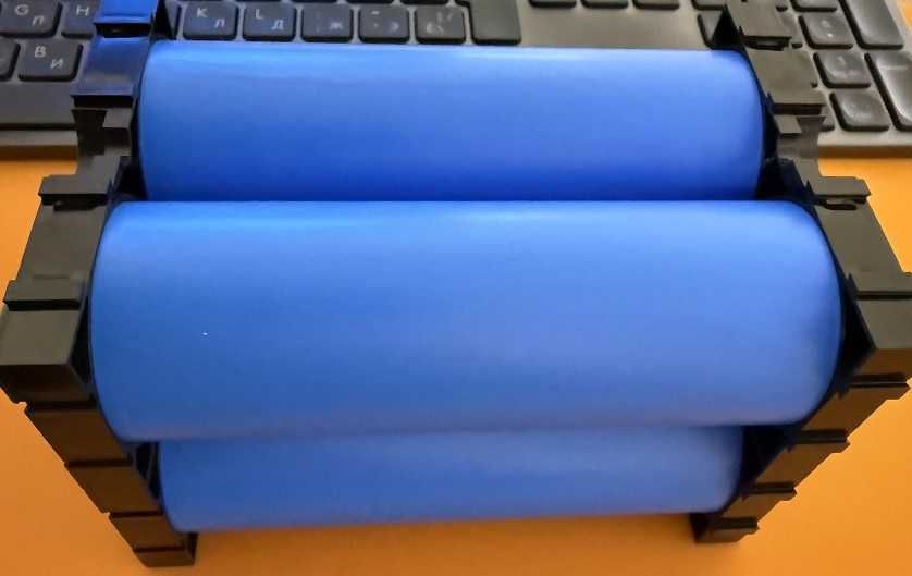 Акумулятор EVE 40135 LiFePo4 C40 3.2В 20Ah з привареною пластиною