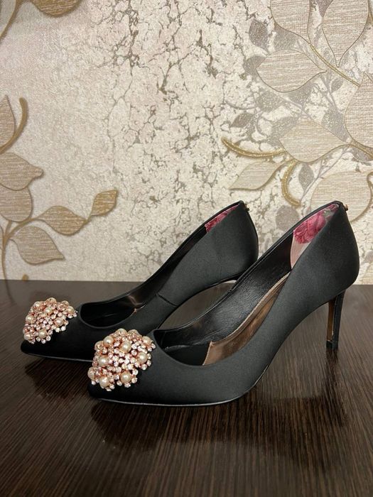 Продам чорні туфлі Ted Baker