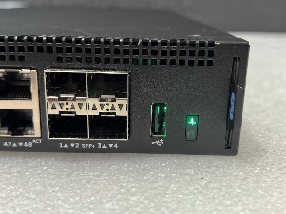 Dell X1052P — Керований гігабітний комутатор L2 PoE+