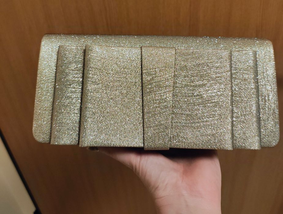 Złota klasyczna kopertówka torebka wizytowa Menbur