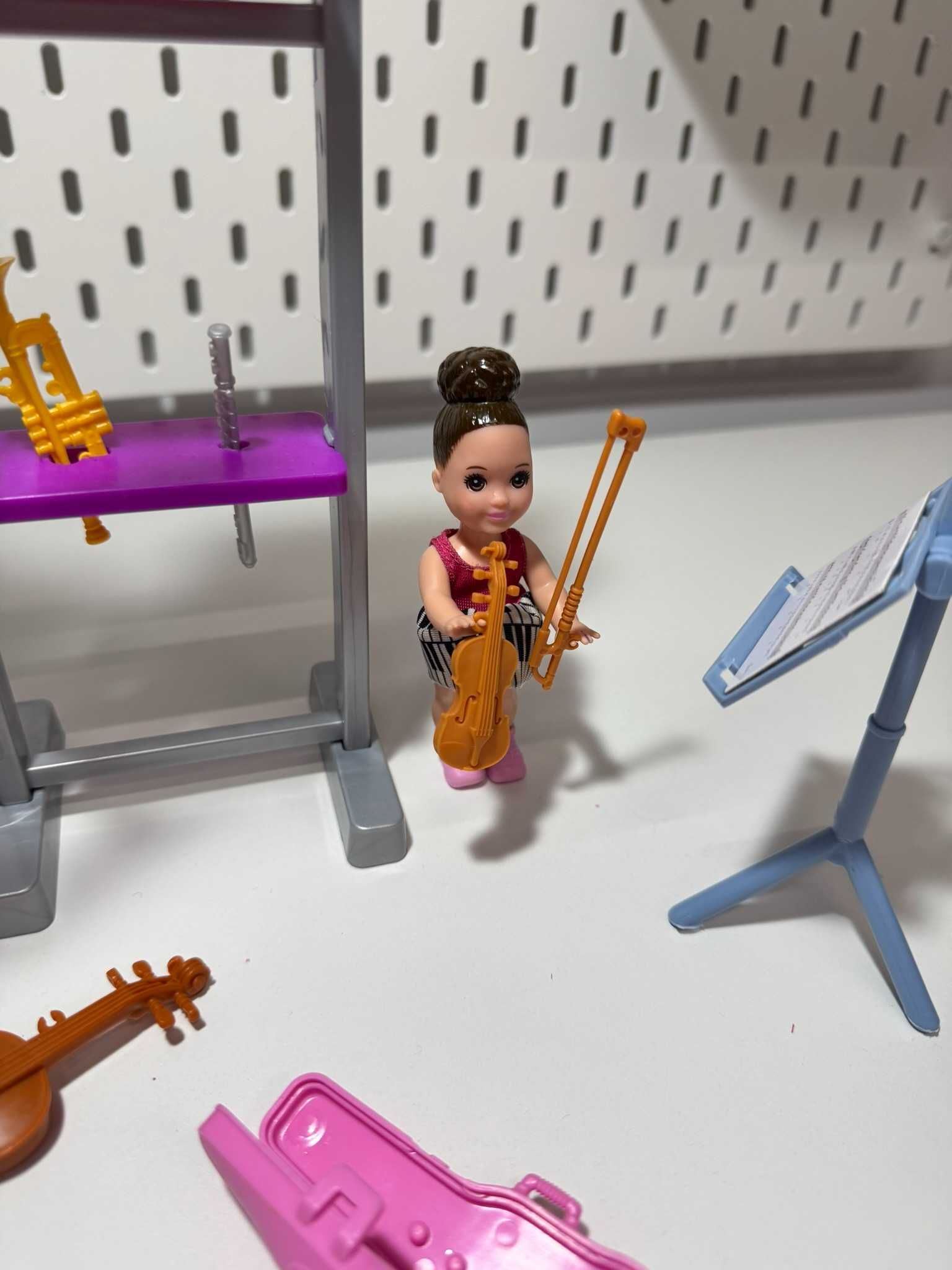 Lalka Barbie nauczycielka muzyki - zestaw