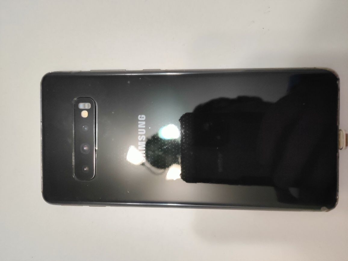 Samsung S10+ uszkodzony