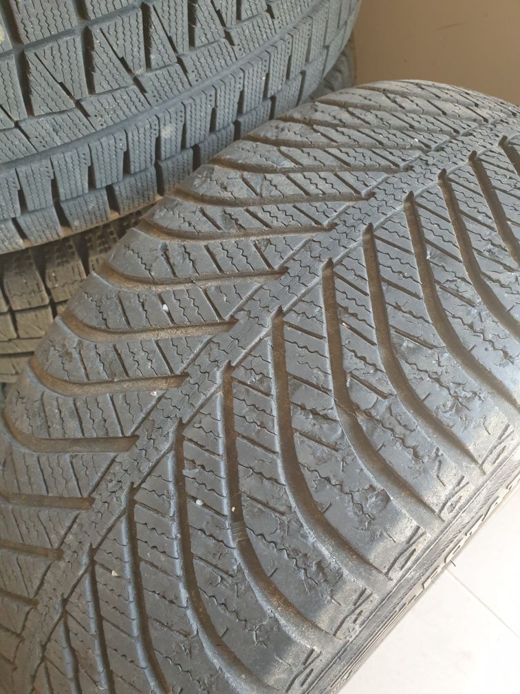 Шини Goodyear Vector 4Seasons 225/45 R17