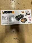 Worx ładowarka i akumulator WA3601. Seria 20V Power Share.