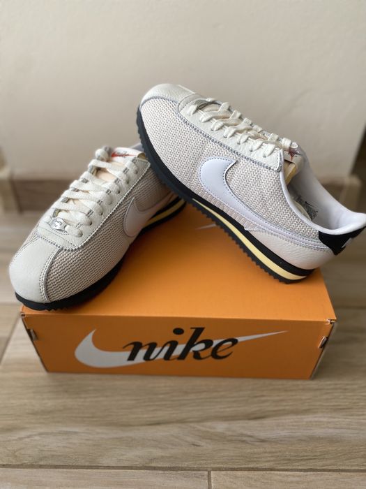 Оригінал! Оригінальні кросівки NIKE CORTEZ BEIGE 37,5 розмір