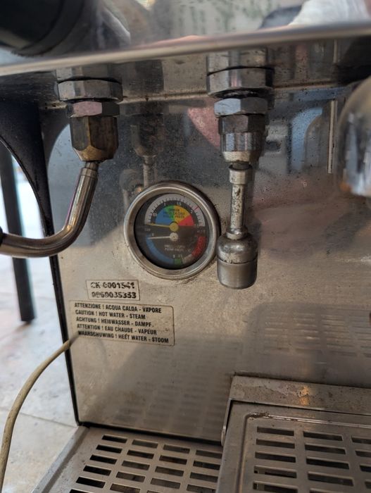 Професійна кавомашина Carimali eta beta 3 з WiFi трипостова Надійна3