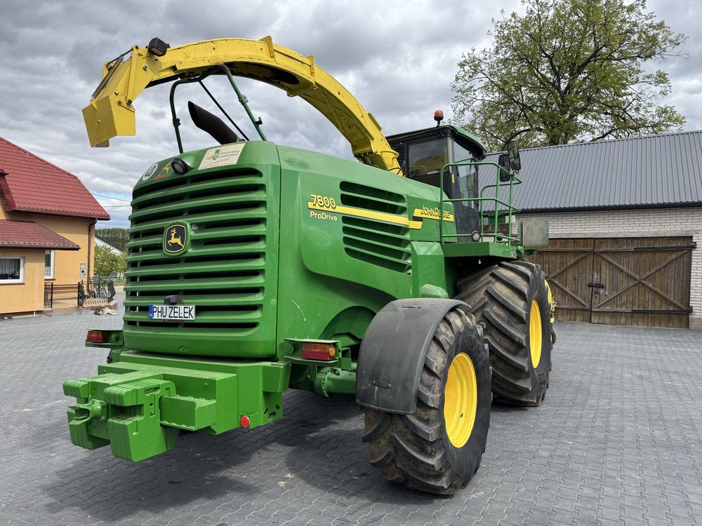 Sieczkarnia John Deere 7800 4x4 stan bdb