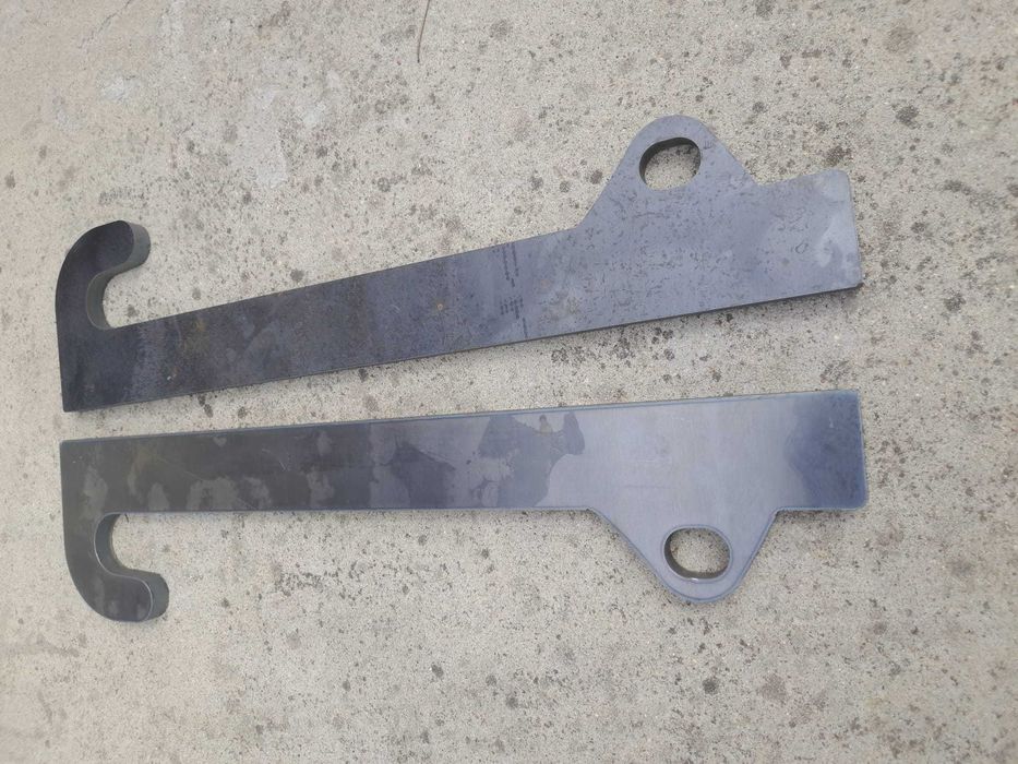 Mocowanie uszy haki uchwyty do ładowarki teleskopowej Manitou Merlo MX