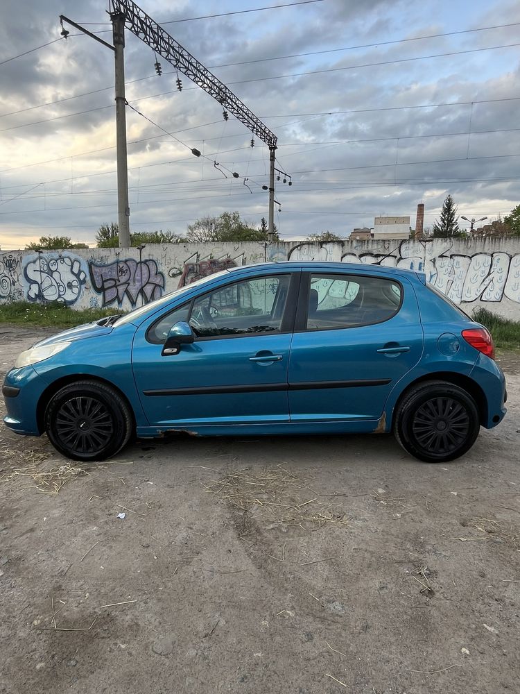 Продам Peugeot 207