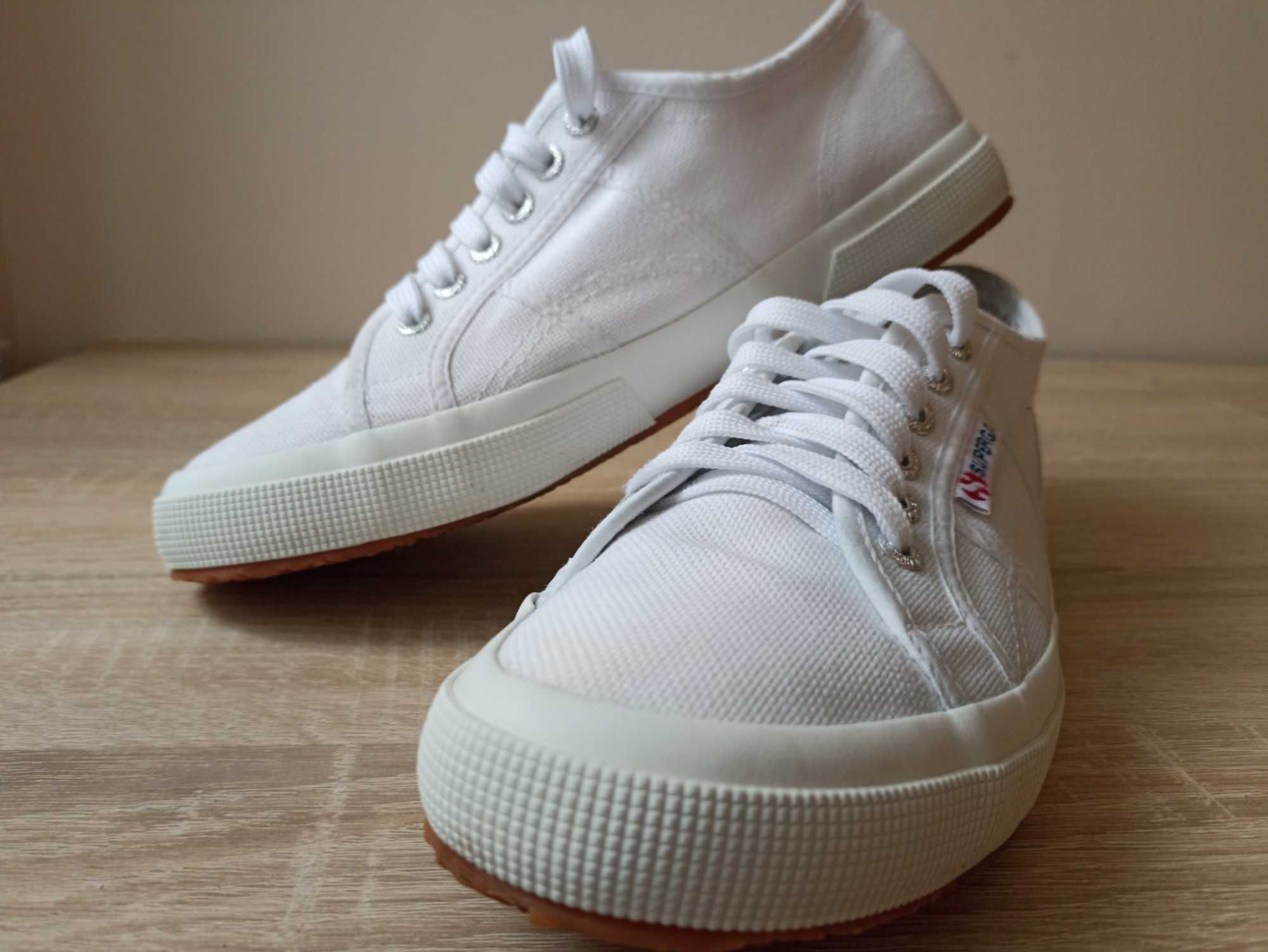 Superga новые,размер 42.