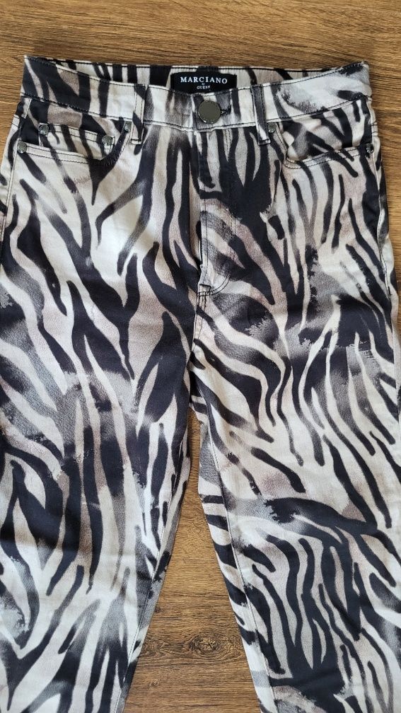 Spodnie damskie skinny wzorzyste zebra Guess S