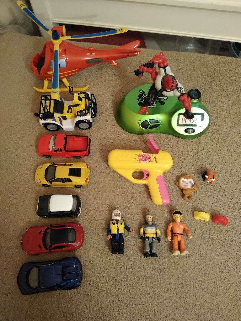 Zabawki dla dzieci 16 sztuk, samochody, zegar, helikopter