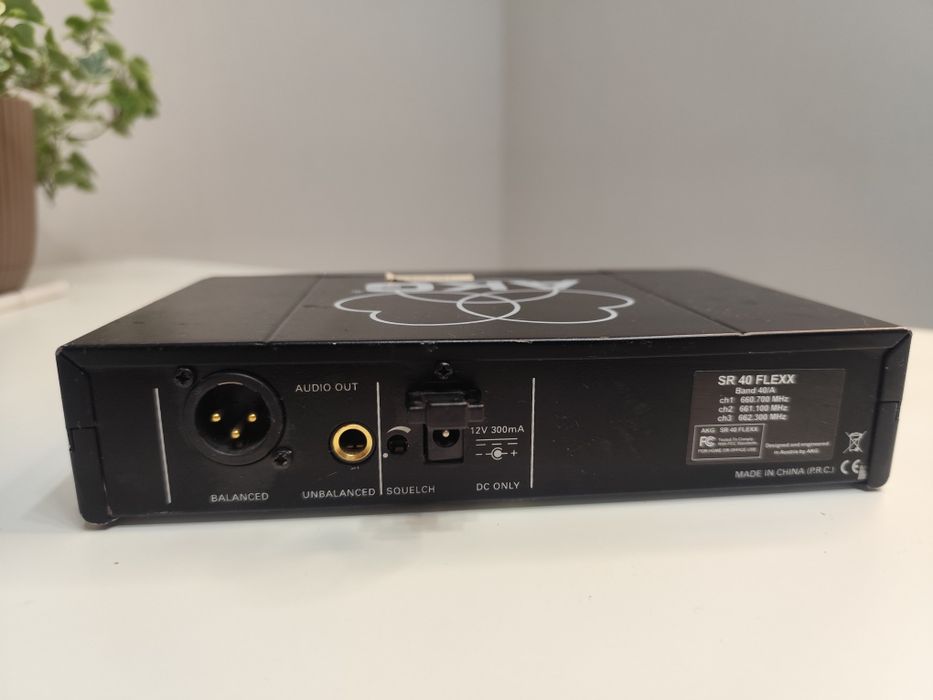 База від мікрофона ,стаціонарний приймач AKG SR 40 Flexx.