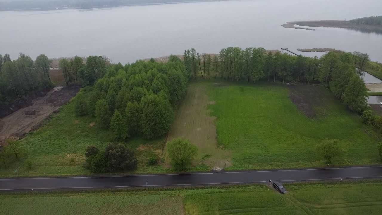Działka z linią brzegową