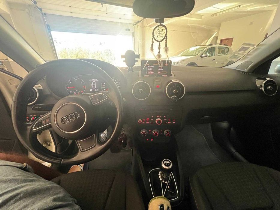 Audi A1 1.6 TDI (2011) – Nacional – 180.000 km