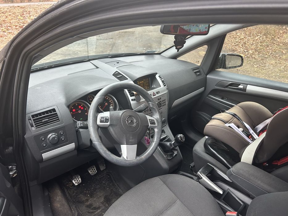 Opel Zafira 1.9 CDTI 120 KM