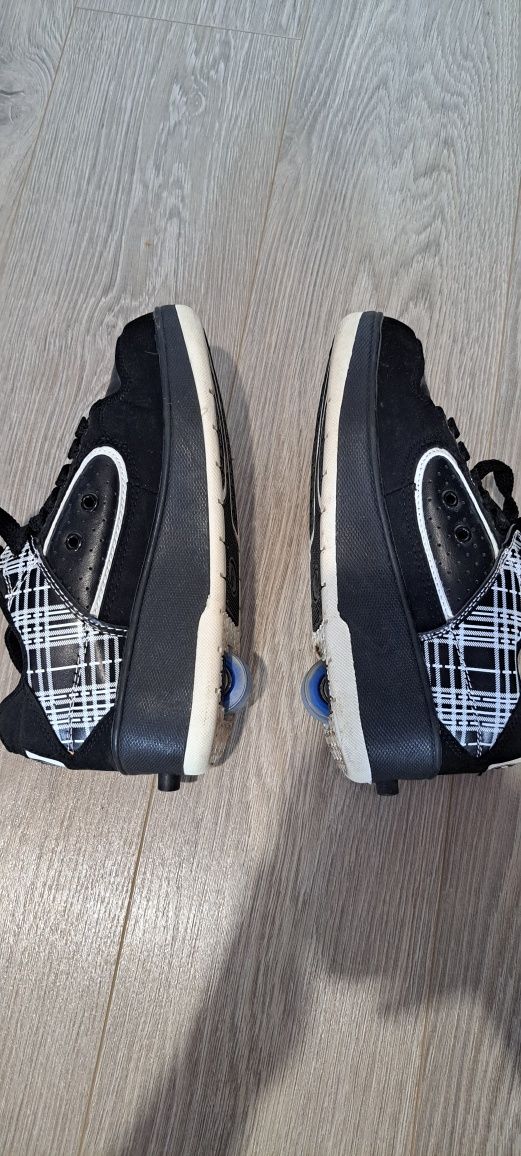 Sprzedam buty z rolkami