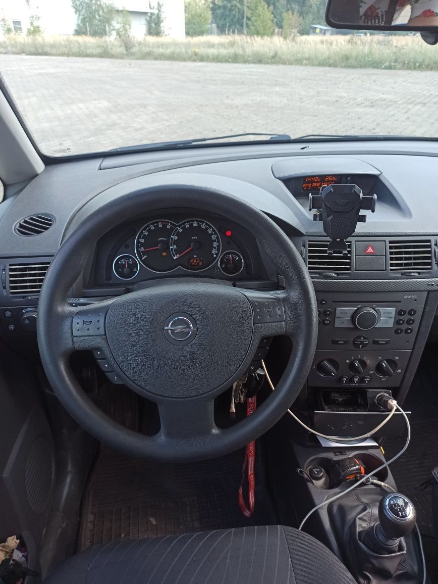 Opel Meriva 2006/2007 1.7 6biegow po dużym serwisie bez rdzy
