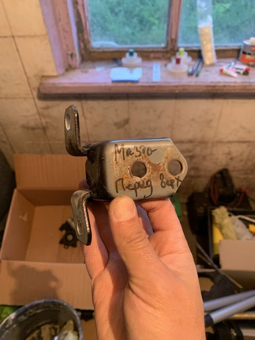 Петля двери mazda cx 7