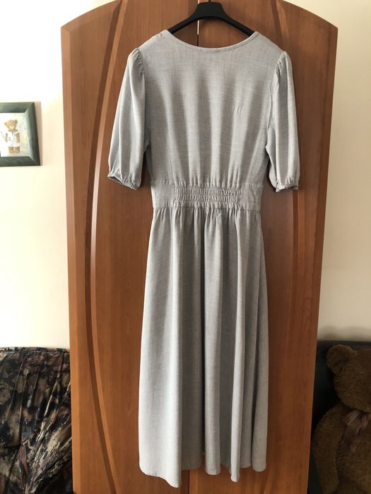 Piękna kobieca sukienka szara midi Grace Gray 100% wiskoza S Naree