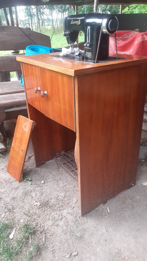 Maszyna do szycia Łucznik zabytek