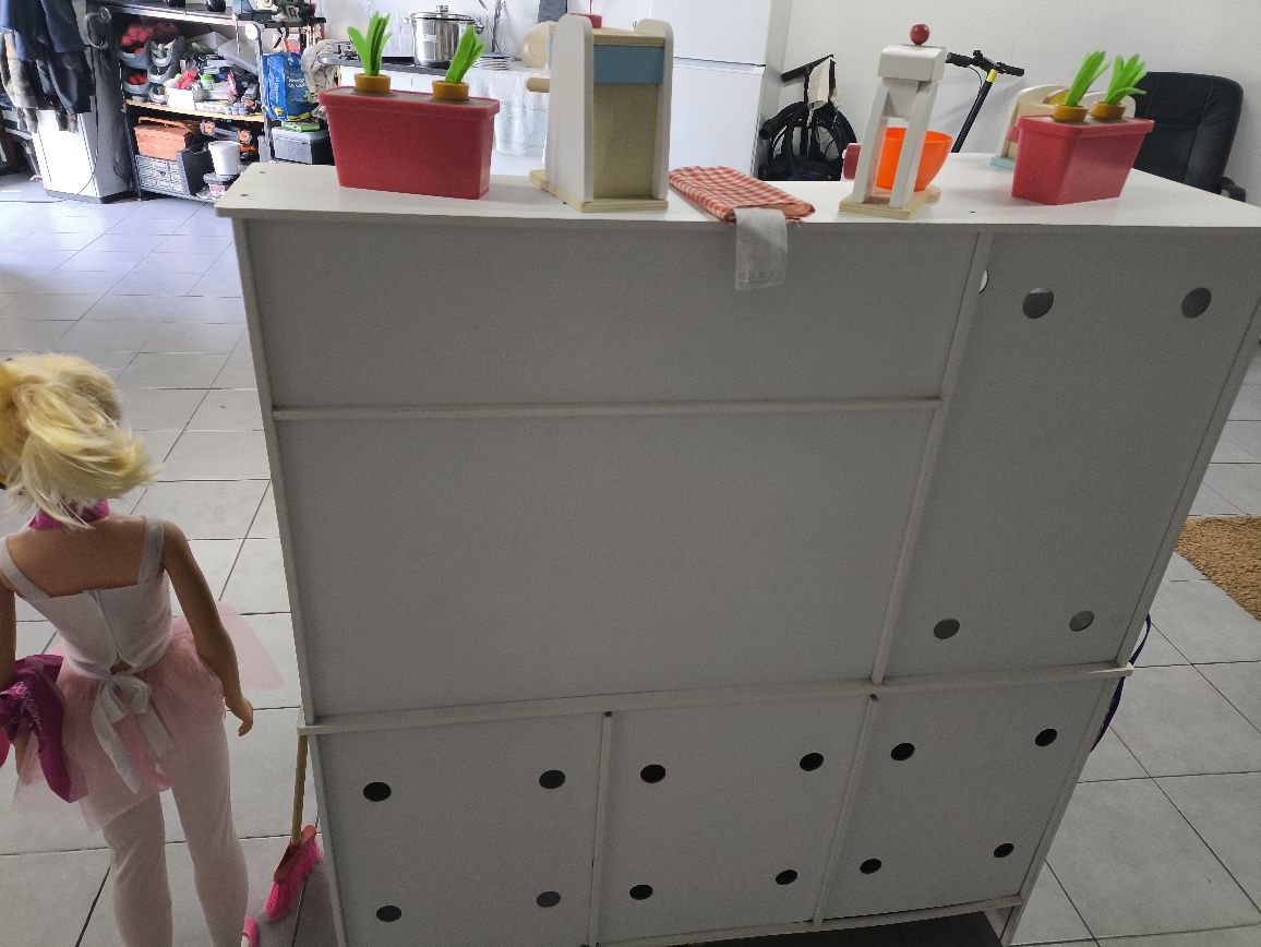 Cozinha grande criança como nova