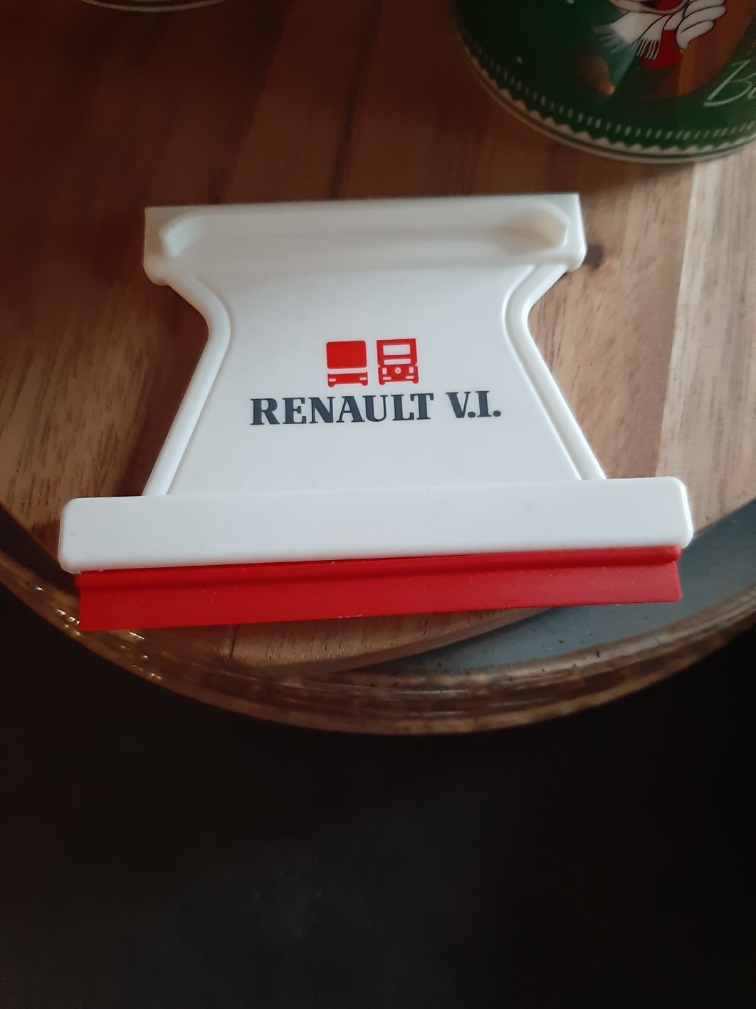 Skrobaczka renault v.i. kolekcja vintage boho biała plastik France hom