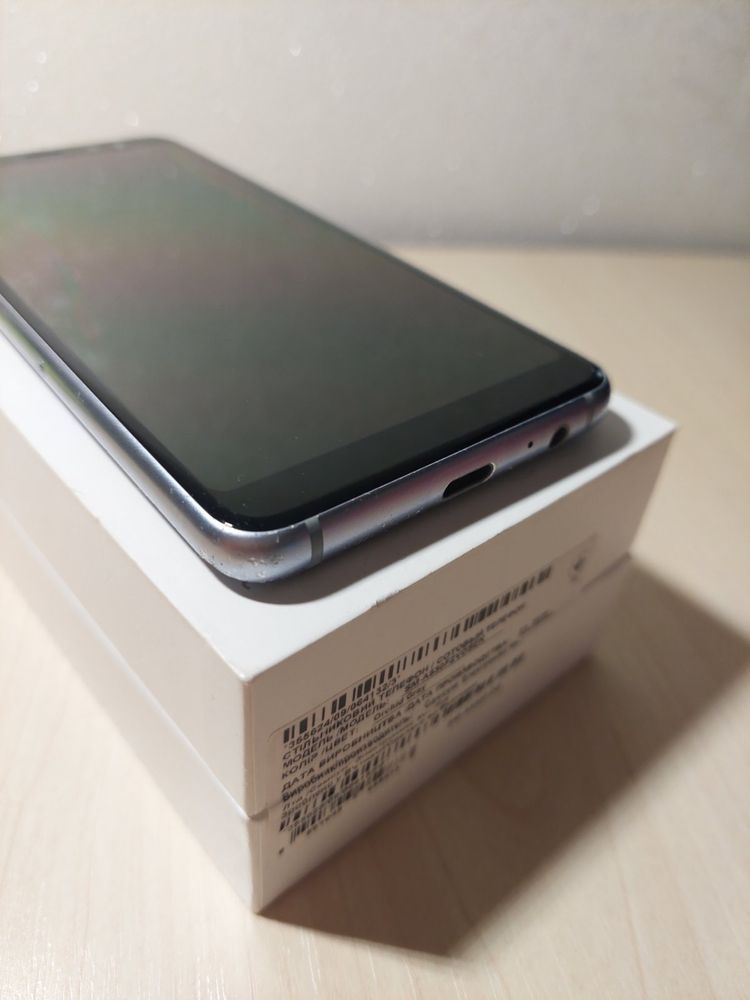 Samsung A8 телефон мобильный