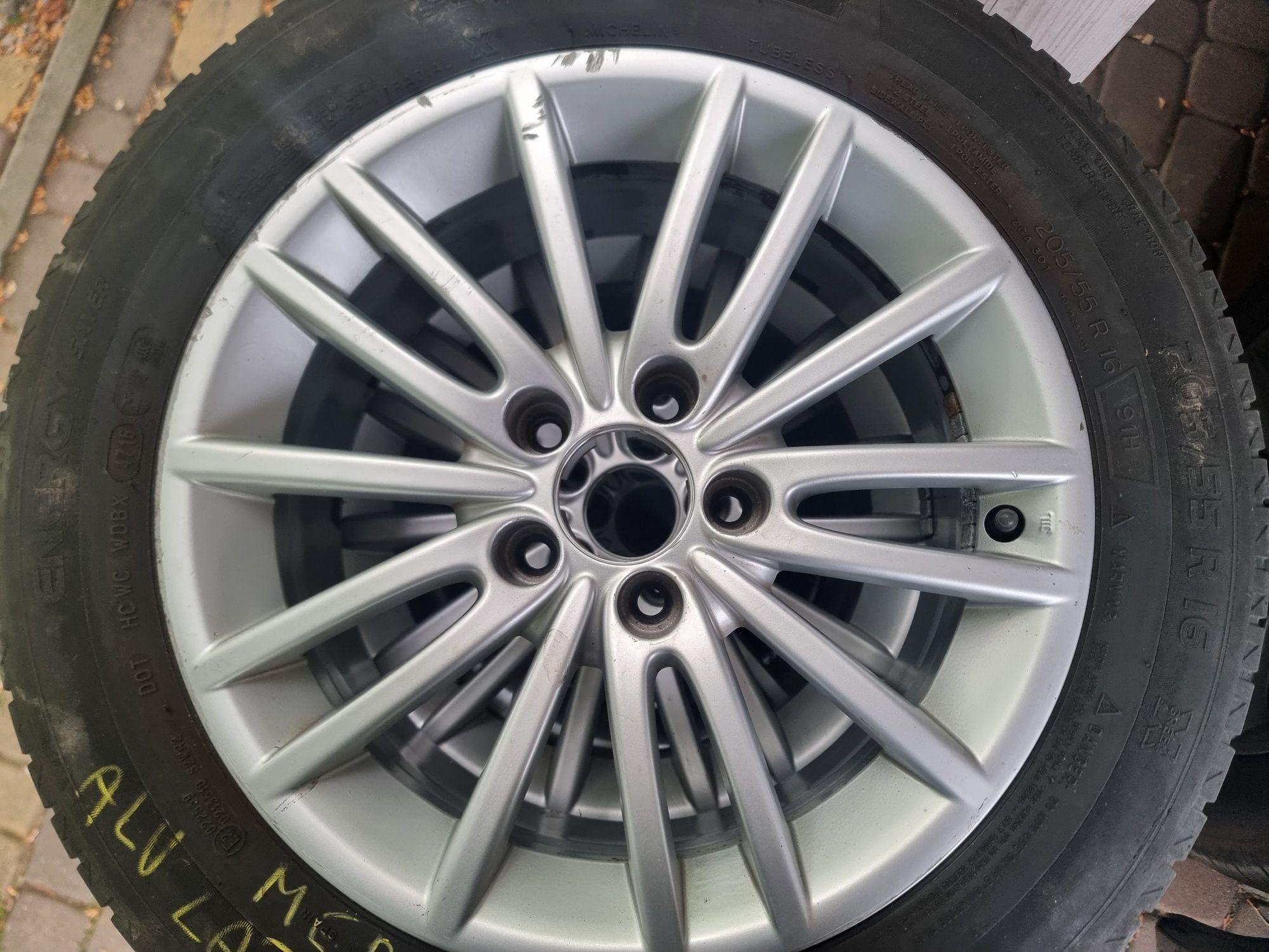 4 felgi z oponami Michelin "16 z Opel Meriva B