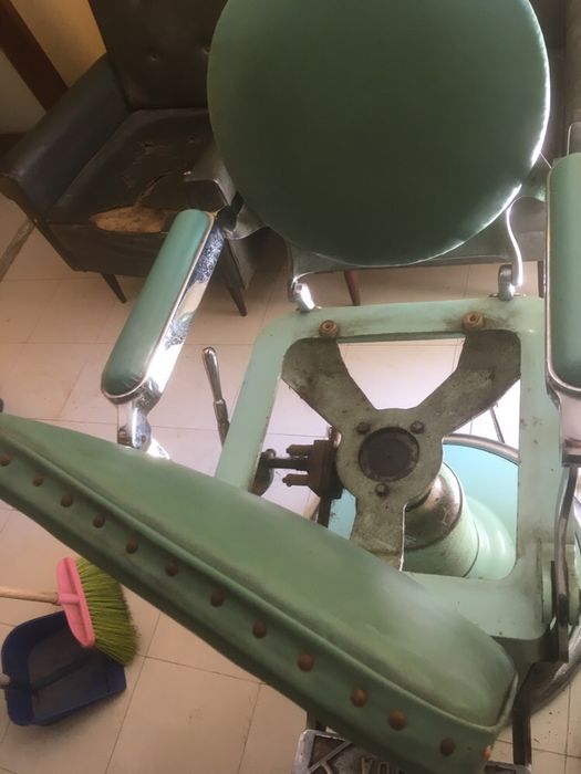 Cadeira barbeiro antiga