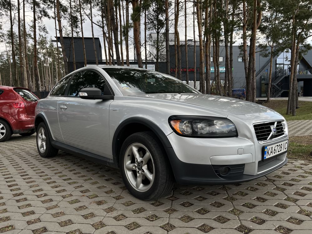 Volvo c30 1.6d витрата дізелю 4-5літрів