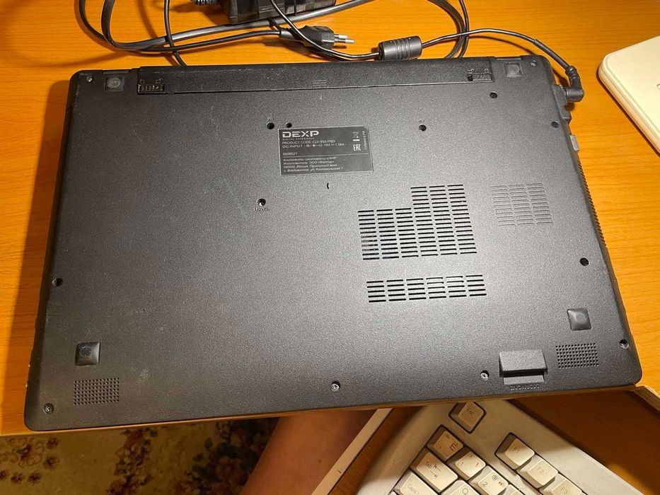 Обміняю з моєю доплатою у Запоріжжі чи продам Ноутбук DEXP CLV-950-PND
