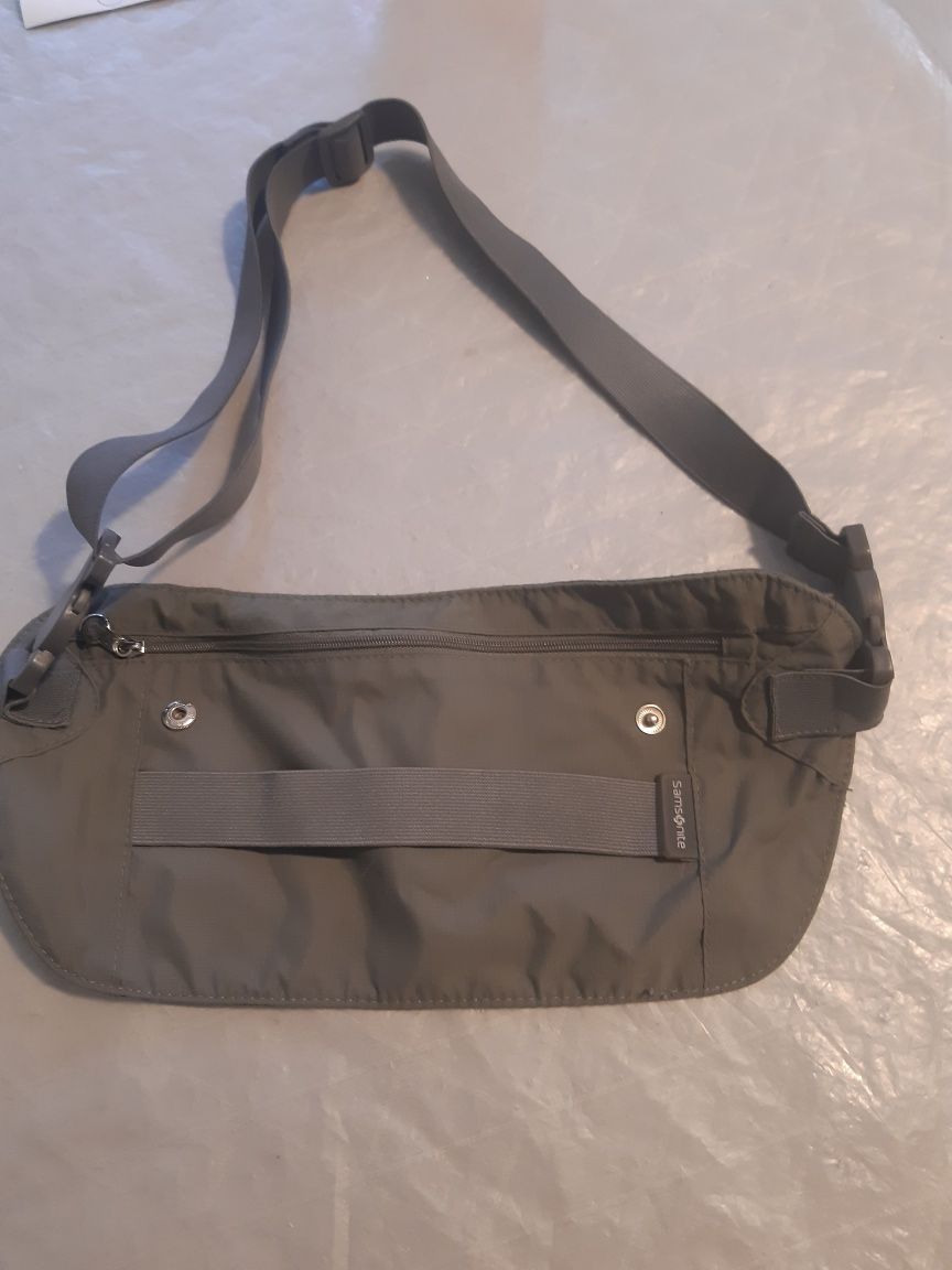 Nerka na biodra. Samsonite