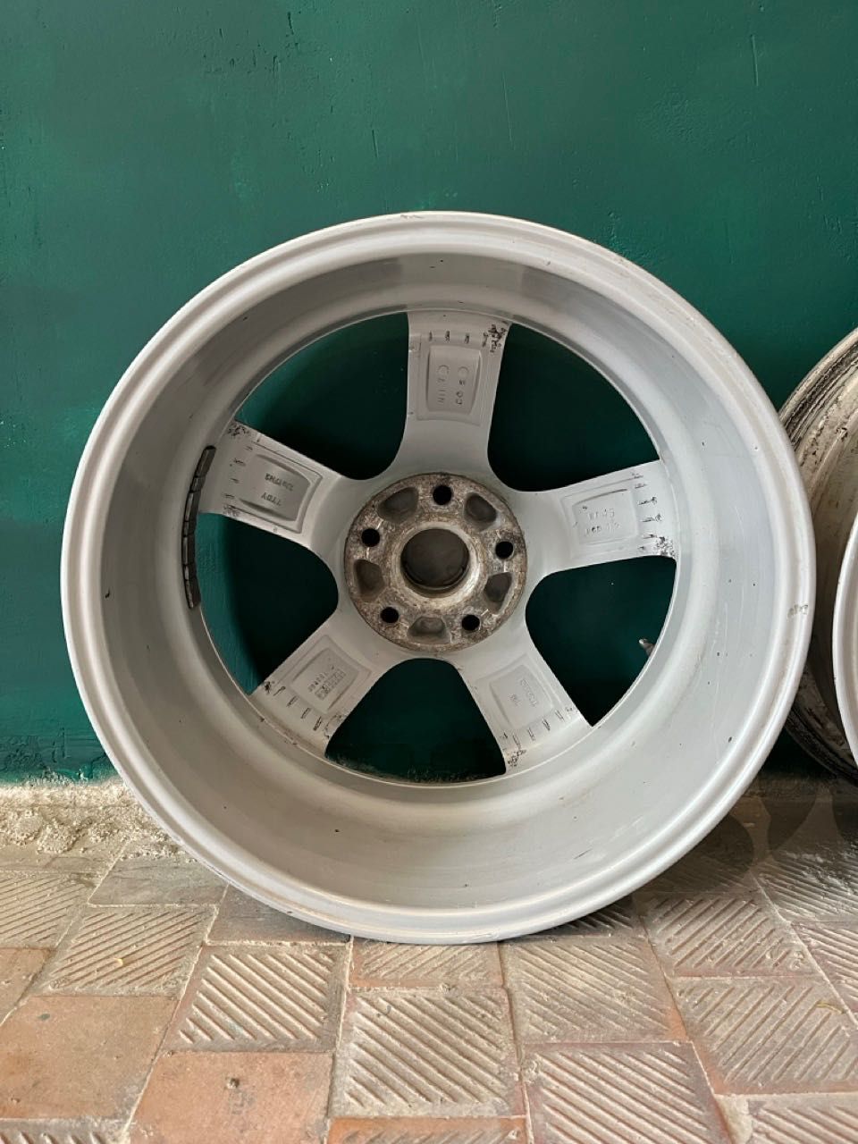 Диски Dezent 7J ET 45 R17 5x112