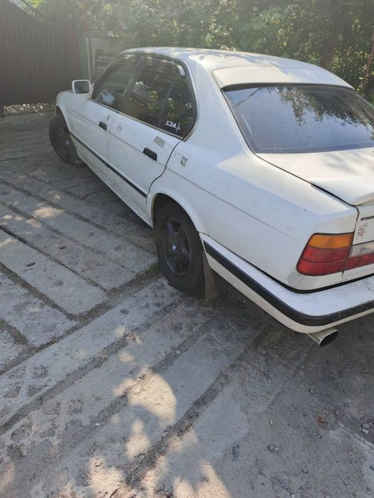 Продам или обминяю   автомобиль BMW 1989 года цвет белый