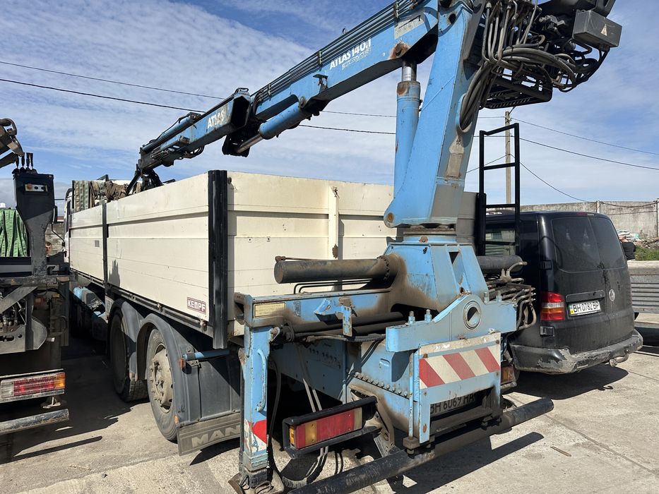 MAN 22.403 с краном манипулятором