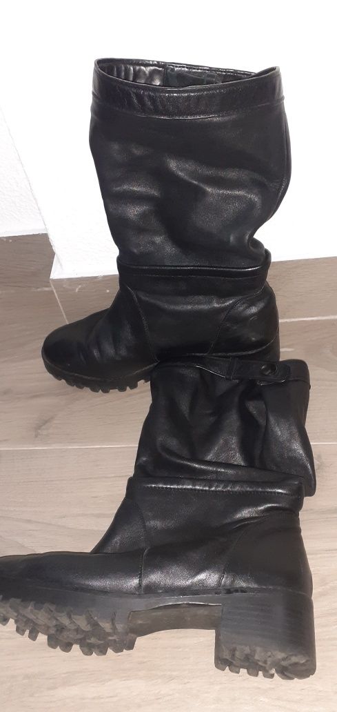 Botas em pele de sra.