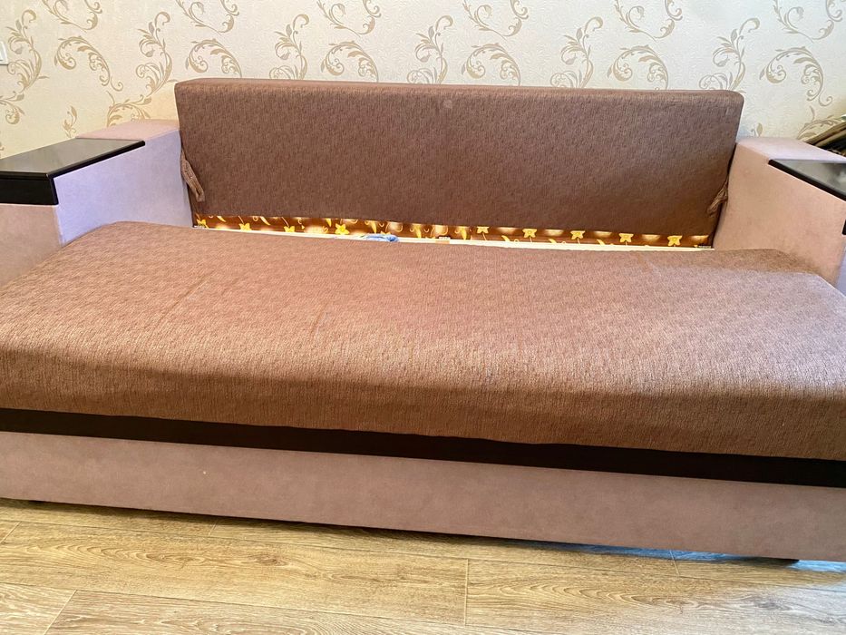 Диван еврокнижка, спал місце 160:200,прямий,самовивіз, торг