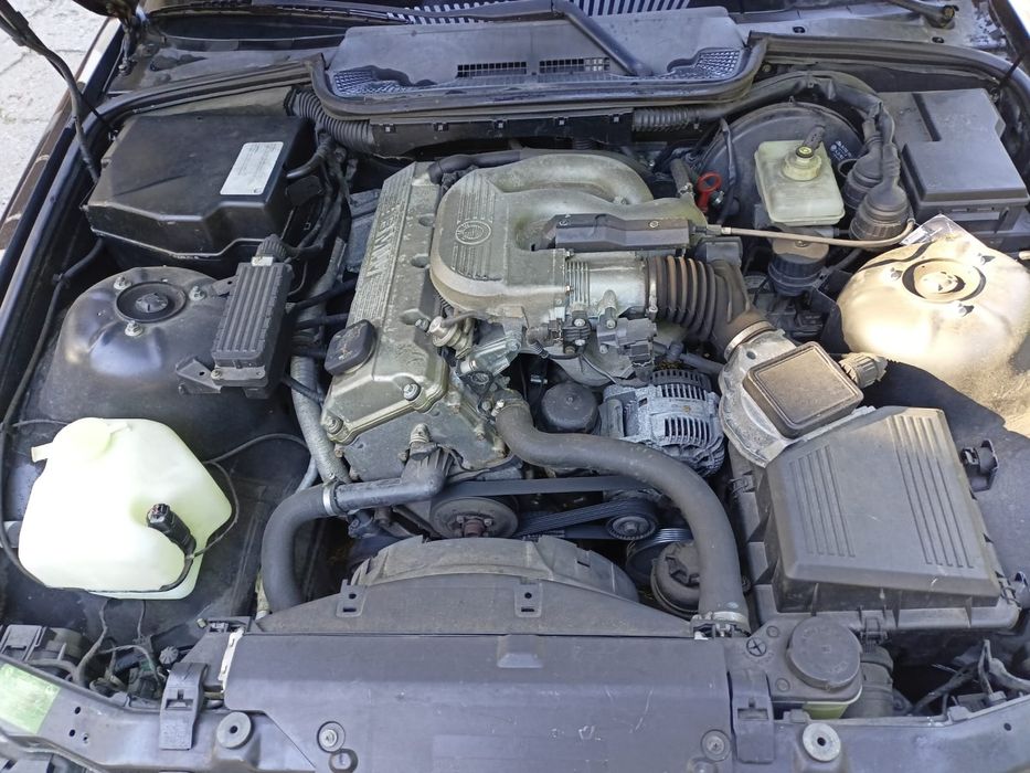 BMW E36 coupe 316i . Auto w świetnym stanie. Środek idealny.