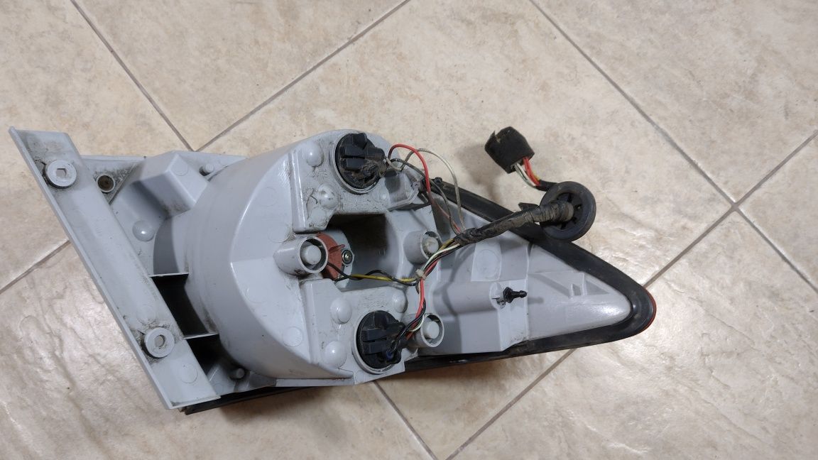 Chevrolet epica lampa prawy tył wysyłka OLX sedan
